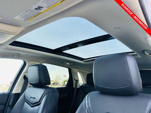 Used 2018 Cadillac XT5 Luxury w/ Driver Awareness Package image 4