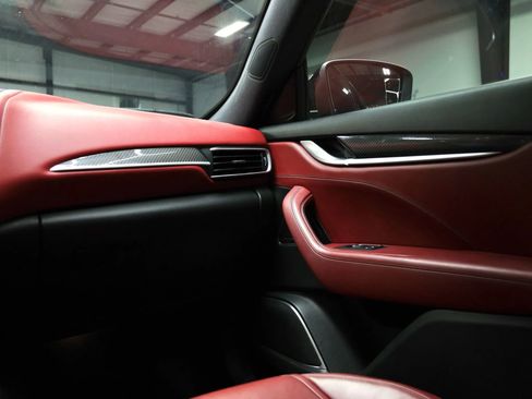 Used 2018 Maserati Levante S GranSport image 42