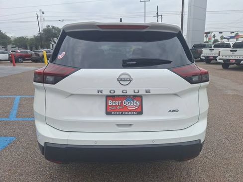 Used 2025 Nissan Rogue S AWD/4WD image 6