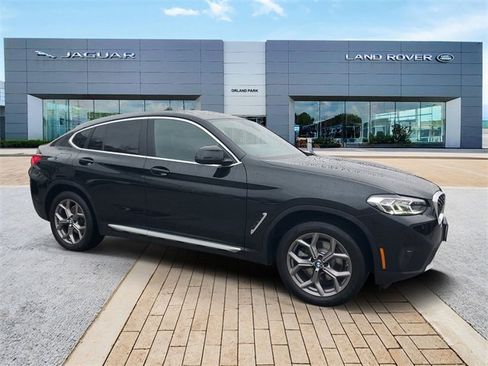 Used 2024 BMW X4 xDrive30i w/ Premium Package image 3