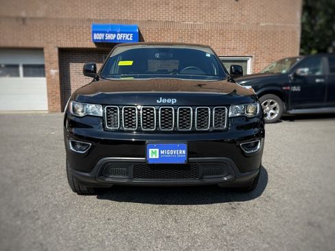 Used 2022 Jeep Grand Cherokee Laredo X AWD/4WD image 2