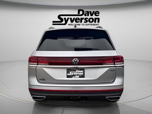 New 2025 Volkswagen Atlas SE image 3