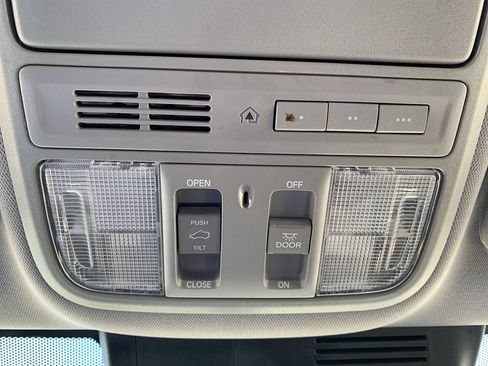 Used 2019 Honda CR-V Touring image 28