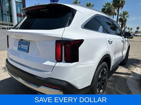 Used 2025 Kia Sorento S w/ Panoramic Sunroof Package FWD image 4
