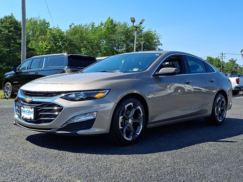 Used 2023 Chevrolet Malibu LT FWD image 3