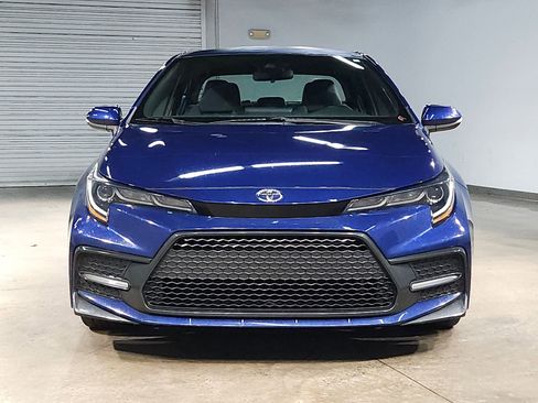 Used 2022 Toyota Corolla SE image 2