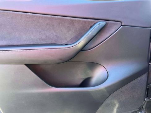 Used 2021 Tesla Model Y Performance image 17