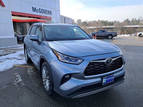 Used 2023 Toyota Highlander Platinum image 7