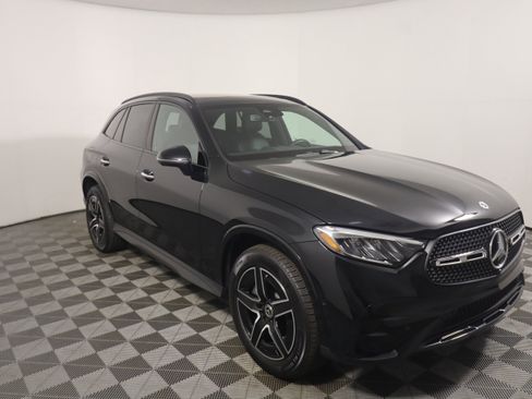 Used 2025 Mercedes-Benz GLC 300 GLC 300 image 9