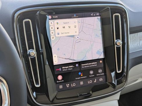 New 2026 Volvo XC40 B5 Plus w/ Protection Package Premier image 28