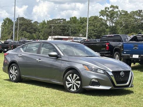 Used 2022 Nissan Altima 2.5 S FWD image 14