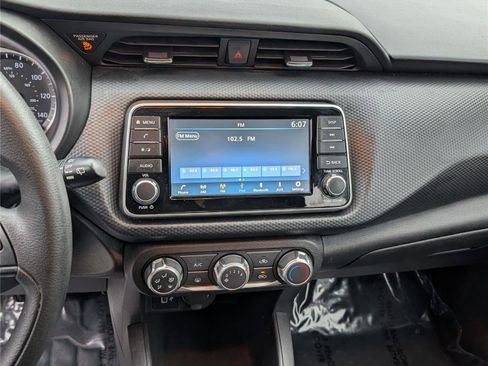 Used 2024 Nissan Kicks S image 17