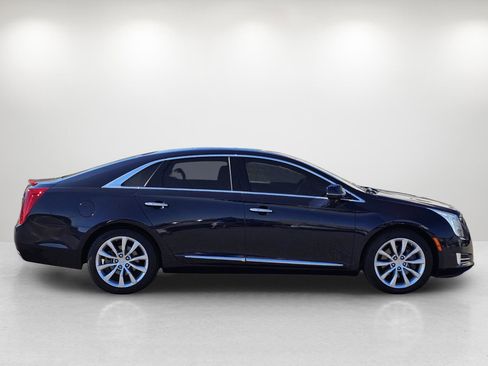 Used 2017 Cadillac XTS Luxury w/ Driver Awareness Package image 4