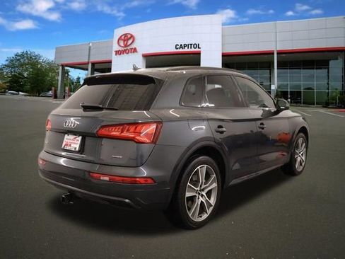 Used 2019 Audi Q5 2.0T Premium Plus w/ Premium Plus Package image 2