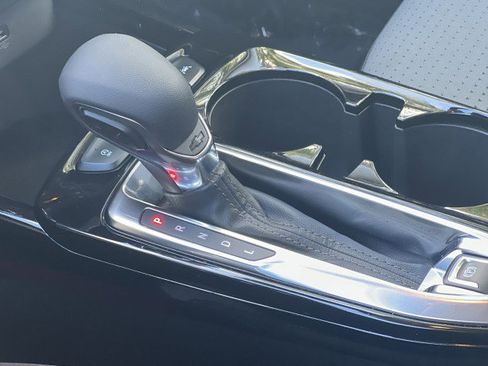 Used 2024 Chevrolet Trax LT image 15