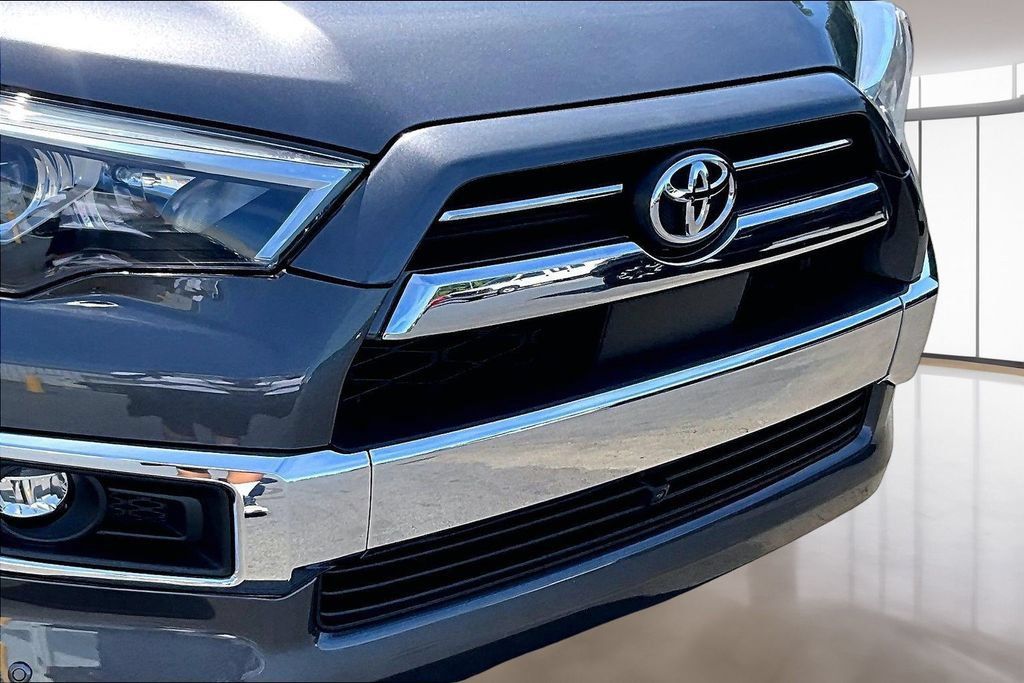 Used 2023 Toyota 4Runner Limited AWD/4WD image 33