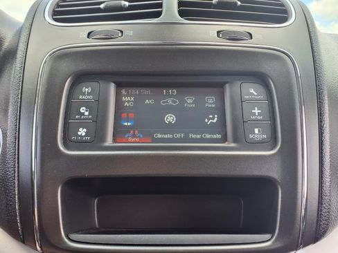 Used 2019 Dodge Journey SE w/ Connectivity Group FWD image 22