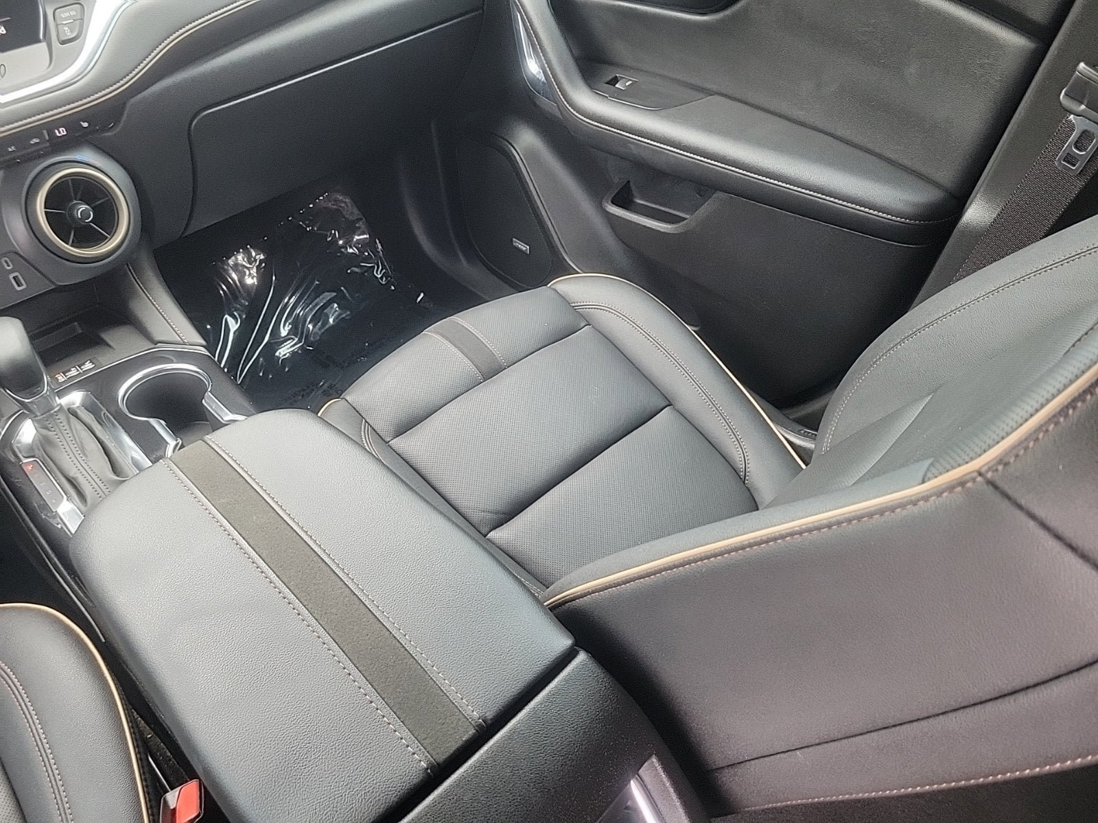 Used 2024 Chevrolet Blazer Premier FWD image 16