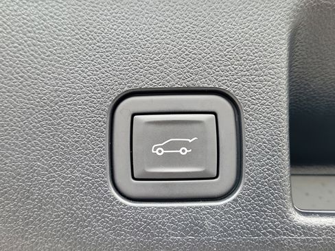 Used 2024 Chevrolet Equinox EV LT FWD image 7