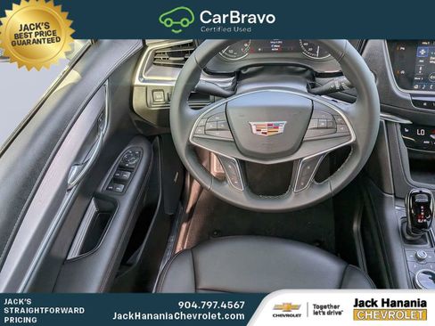 Certified 2024 Cadillac XT5 Luxury FWD image 16