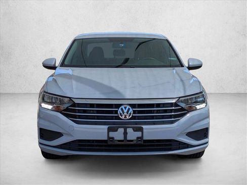 Used 2019 Volkswagen Jetta FWD image 2