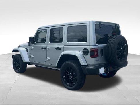 Used 2024 Jeep Wrangler Unlimited Sahara AWD/4WD image 5