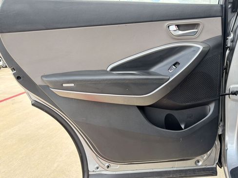 Used 2019 Hyundai Santa Fe XL SE image 25