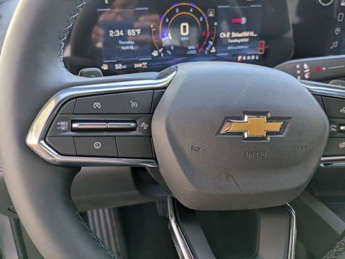New 2026 Chevrolet Equinox LT w/ Convenience Package II AWD/4WD image 16