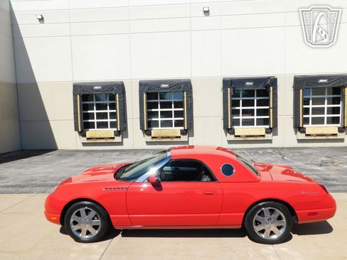 Used 2002 Ford Thunderbird image 3