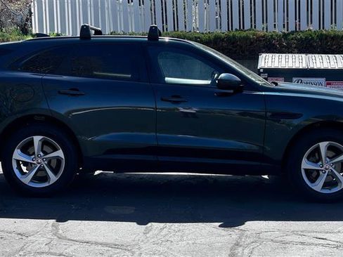 Used 2018 Jaguar F-PACE Premium image 6
