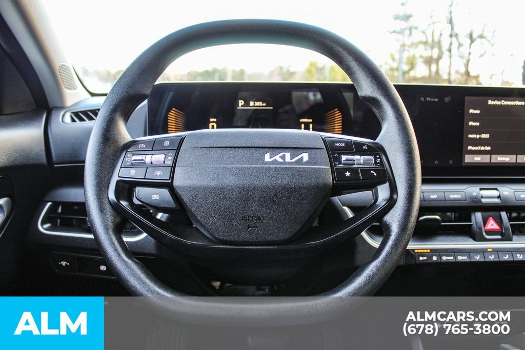 Used 2025 Kia K4 FWD image 23