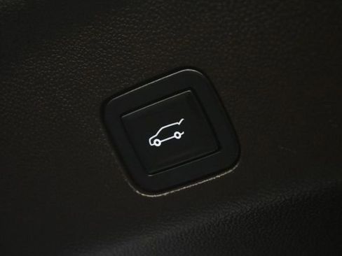 Used 2021 GMC Yukon Denali w/ Denali Premium Package RWD image 73
