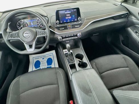 Used 2025 Nissan Altima 2.5 SV FWD image 25