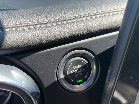 Used 2025 Chevrolet Blazer LT FWD image 24
