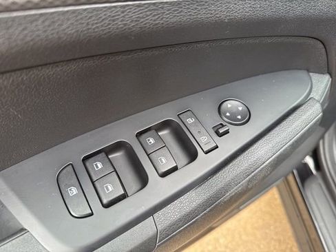 Used 2025 Kia Sportage LX image 10