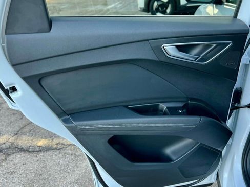 Used 2024 Audi Q4 e-tron Prestige image 17