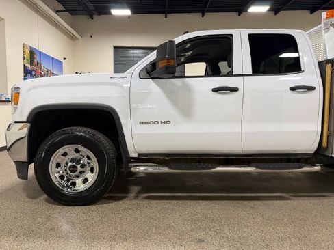 Used 2017 GMC Sierra 2500 4x4 Double Cab w/ Sierra Convenience Package image 9
