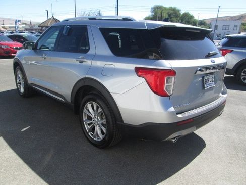 Used 2023 Ford Explorer Limited image 4