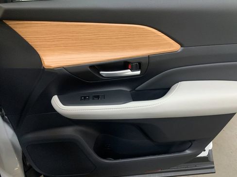 New 2026 Toyota Grand Highlander AWD image 21