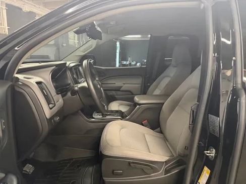 Used 2019 Chevrolet Colorado W/T w/ Custom Special Edition RWD image 10