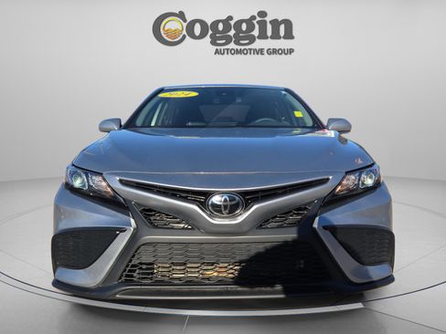 Used 2024 Toyota Camry SE image 9