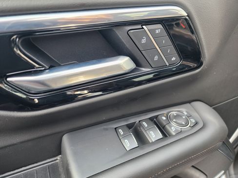 Used 2025 Chevrolet Tahoe High Country image 25