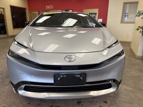 Used 2023 Toyota Prius Prime FWD image 2