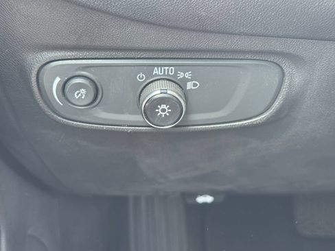 Used 2023 Chevrolet Equinox RS w/ RS Leather Package FWD image 23