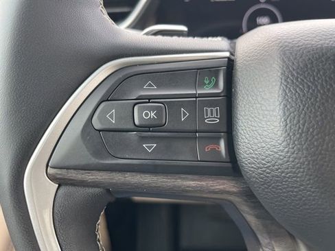 Used 2024 Jeep Grand Cherokee Limited image 28