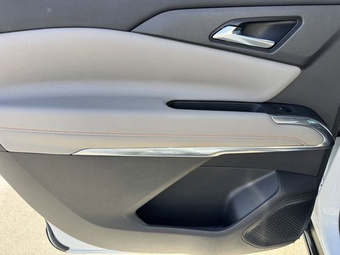 Certified 2025 Chevrolet Traverse LT image 14