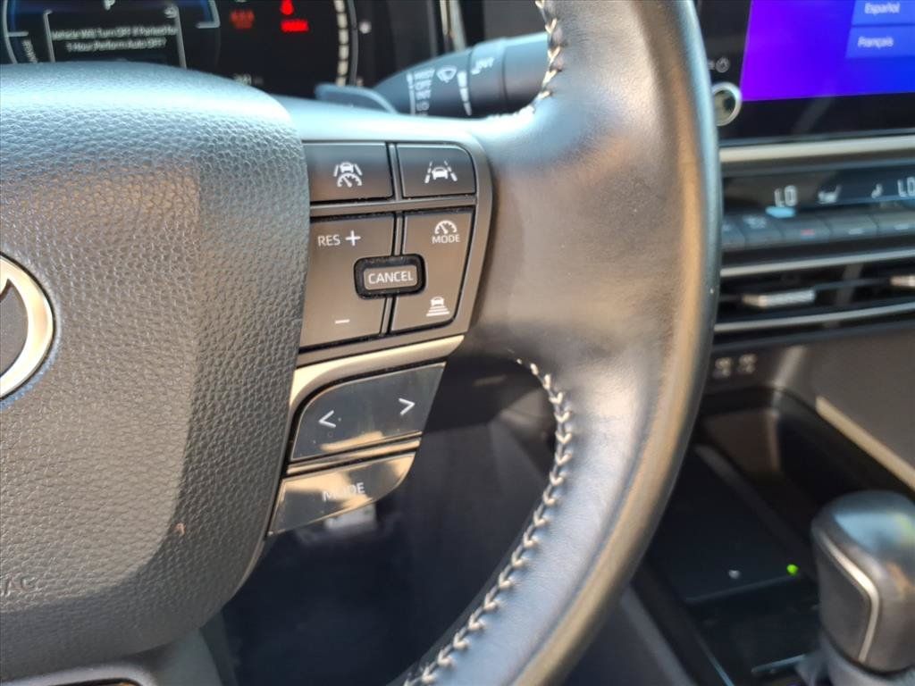 Used 2025 Toyota Camry SE FWD image 31