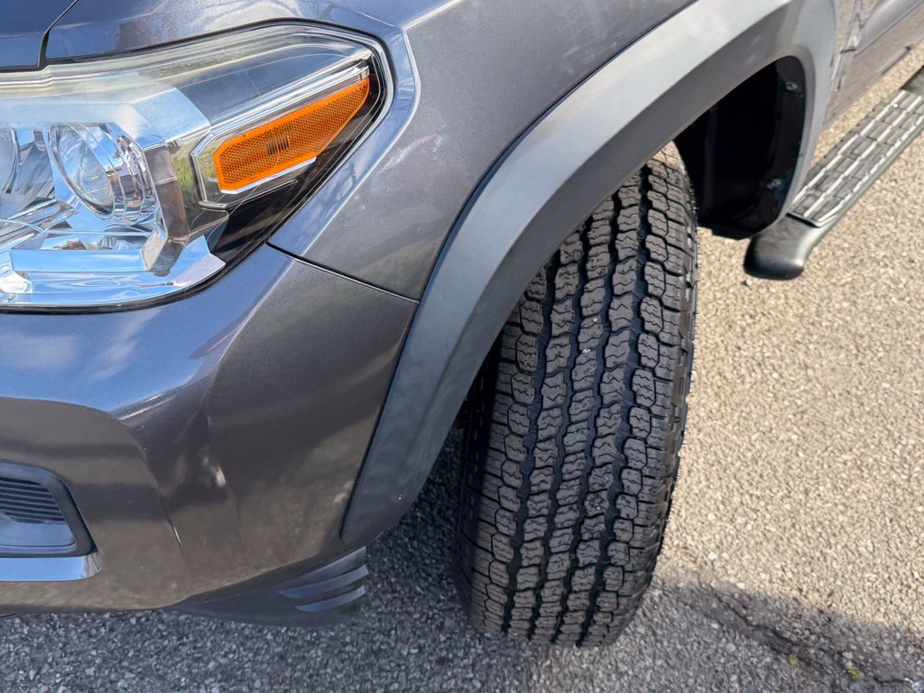 Certified 2020 Toyota Tacoma SR w/ SX Package RWD image 3