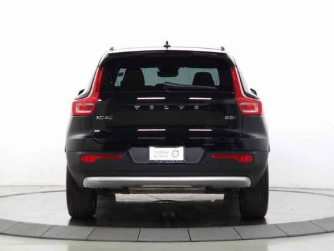 Certified 2025 Volvo XC40 B5 Core image 7