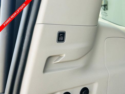 Used 2023 Jeep Wagoneer L Series III w/ Premium Group I AWD/4WD image 16